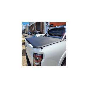 GWM Cannon Dual Cab with Sports Bars and Tailgate Step Clip on Tonneau Cover - includes Freight